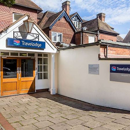 Travelodge Walton On Thames Bagian luar foto