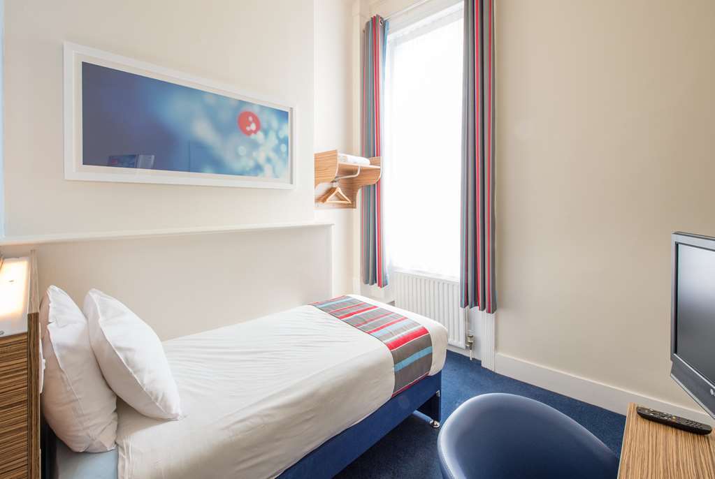 Travelodge Walton On Thames Ruang foto